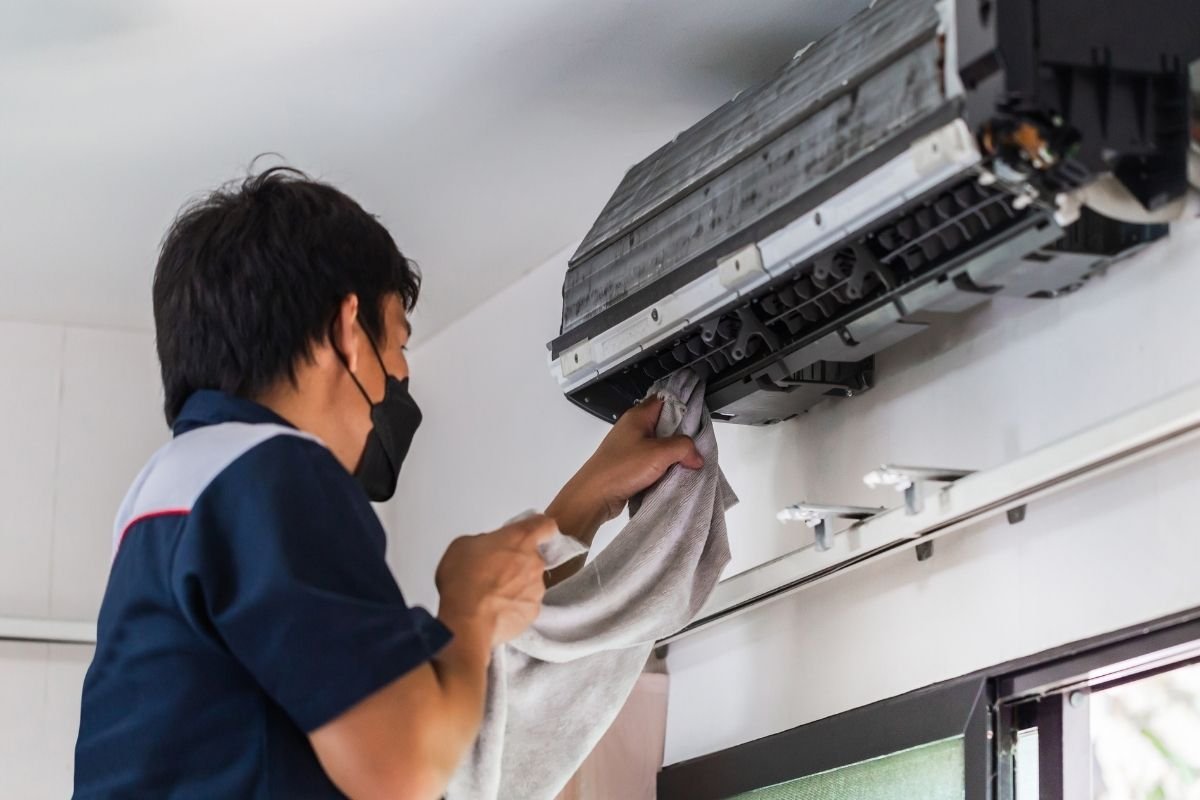 Perawatan unit AC indoor